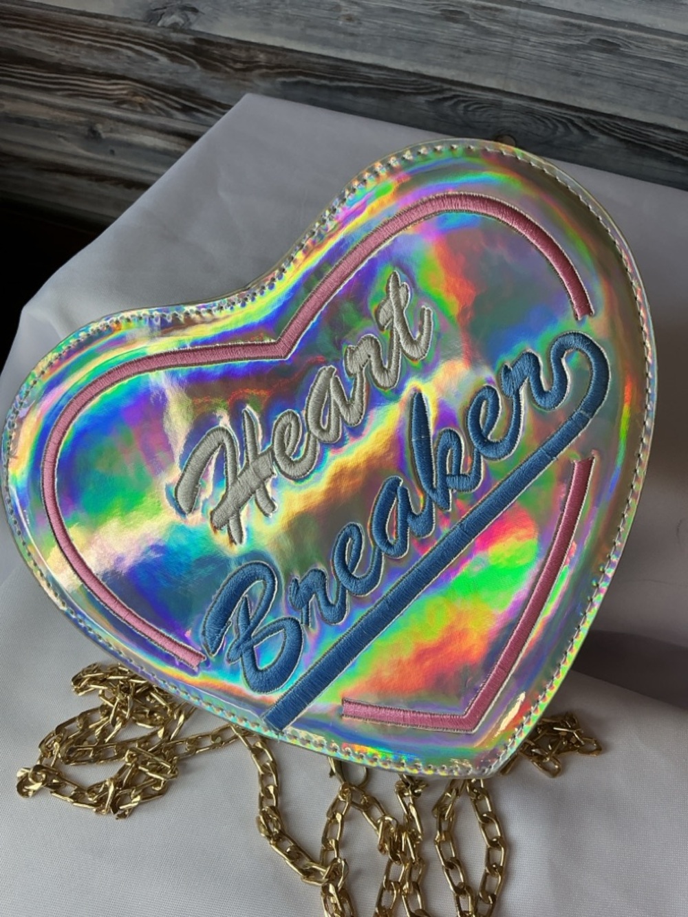 Heart Breaker Holographic Heart Crossbody Bag Gold Chain - Picture 2 of 7